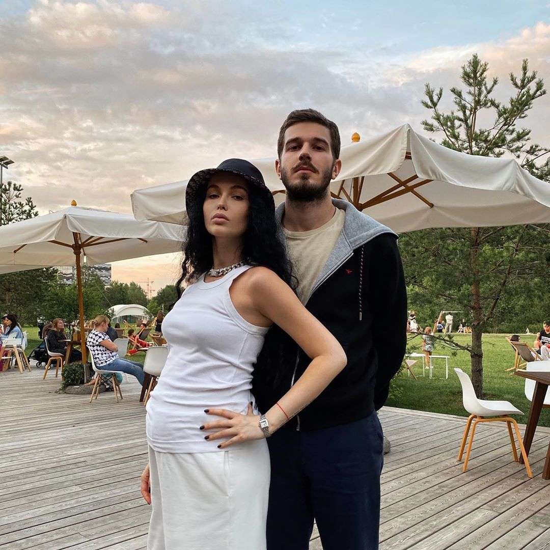 Сарина Турецкая и мужем