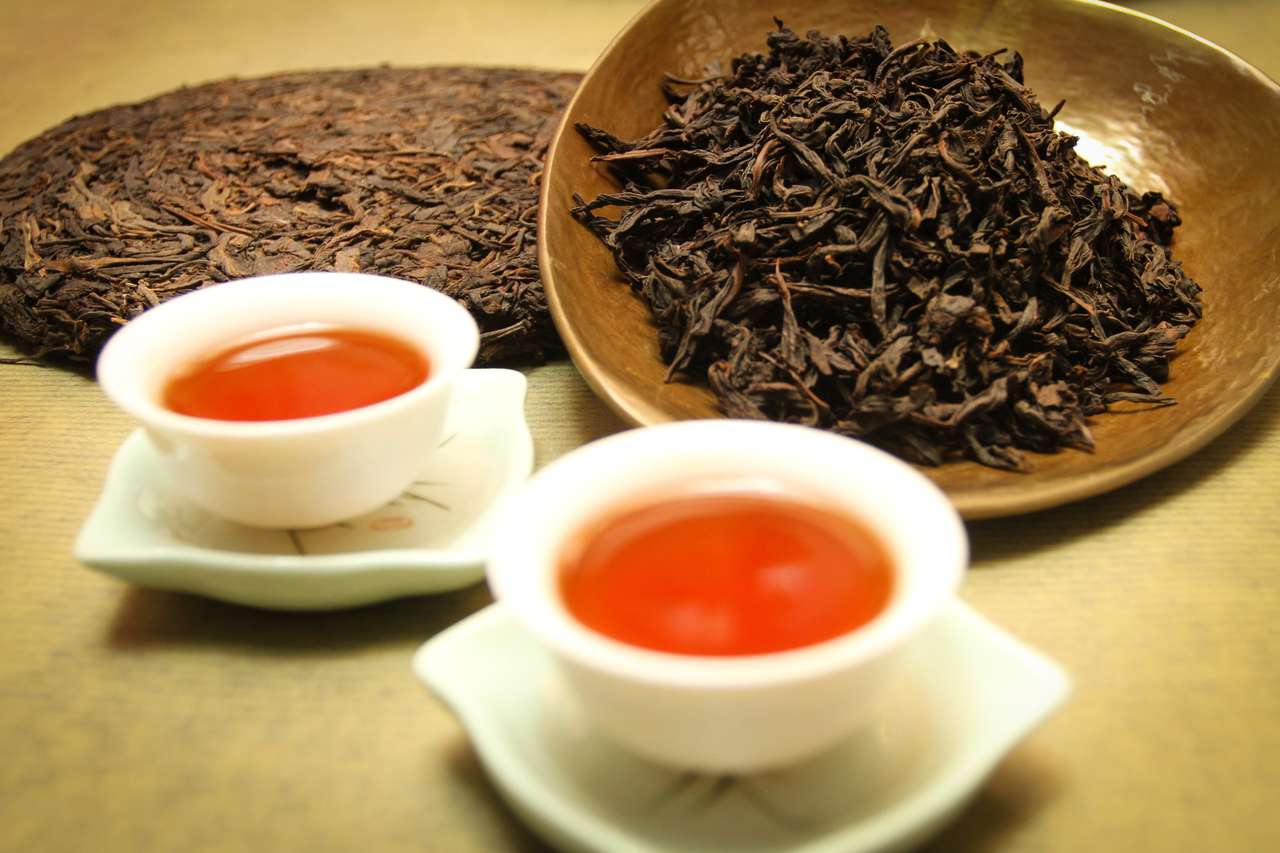чай пуэр может помочь синтезировать меньше новых жиров при сжигании большего количества накопленного жира