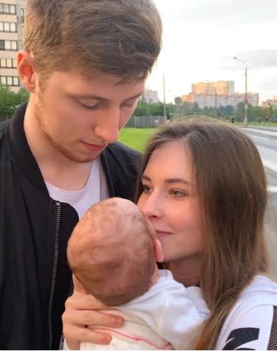 Липницкая показала подписчикам новорожденную дочку