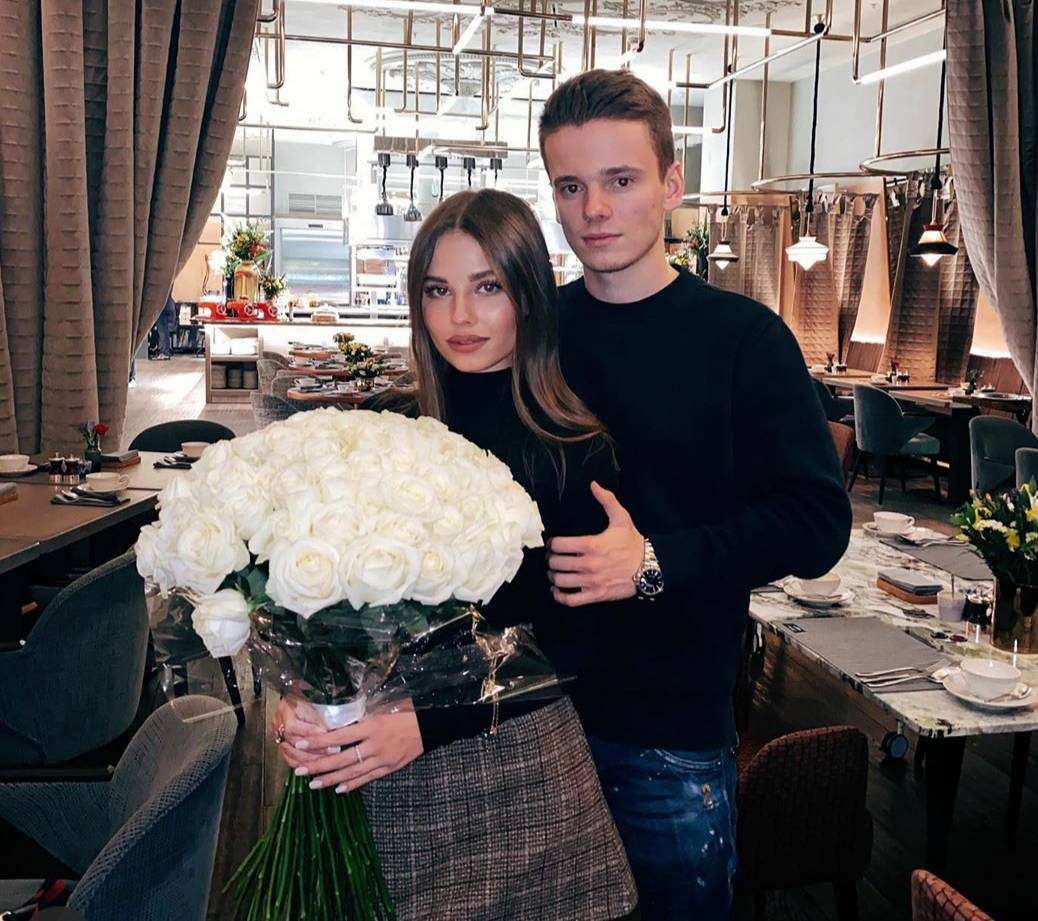 Арсений Шульгин и Лиана Волкова сегодня стали мужем и женой