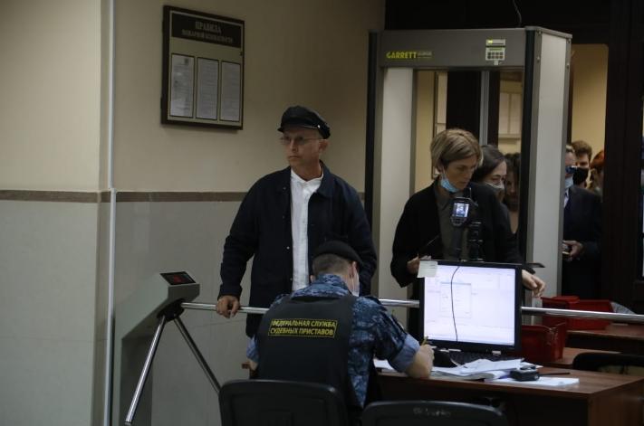 Ефремова повели в зал заседаний для вынесения приговора