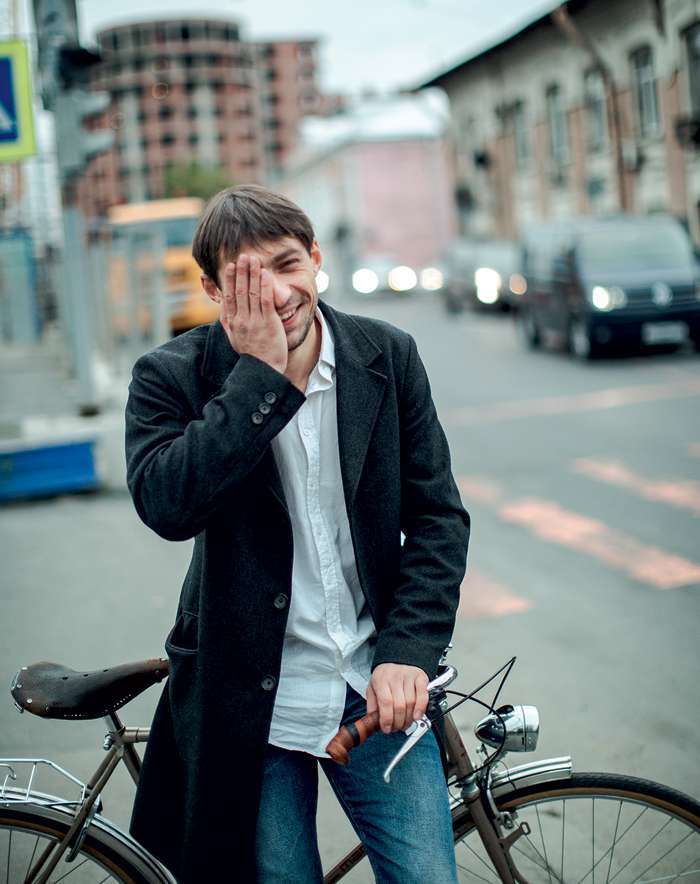 "Мама нашего друга, абсолютно незнакомый нам человек, в своем доме накрыла огромный вкуснейший стол, и мы отпраздновали свадьбу" Мама нашего друга, абсолютно незнакомый нам человек, в своем доме накрыла огромный вкуснейший стол, и мы отпраздновали свадьбу