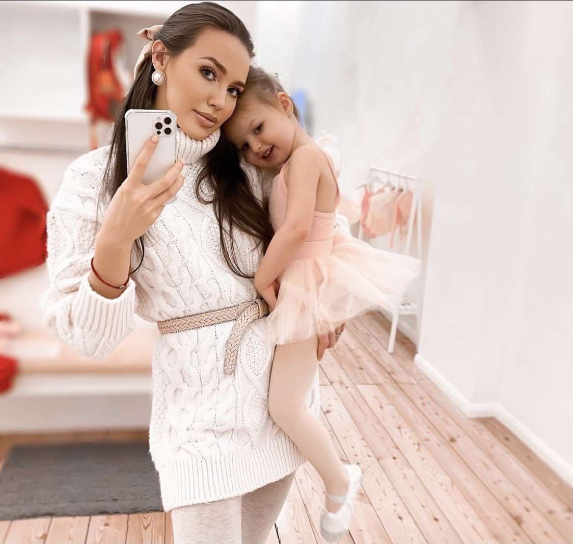 Анастасия Костенко с дочерью Миланой