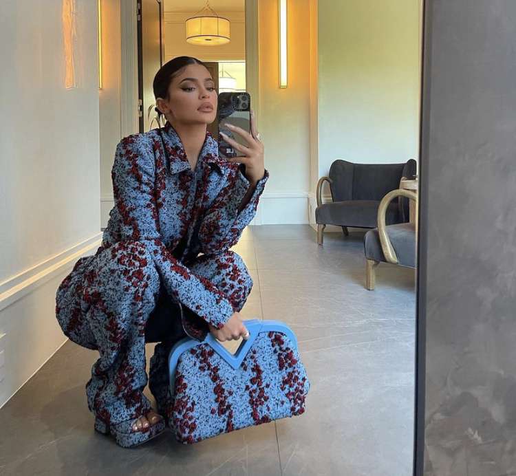 Многие не могут обойтись без обновления своей ленты