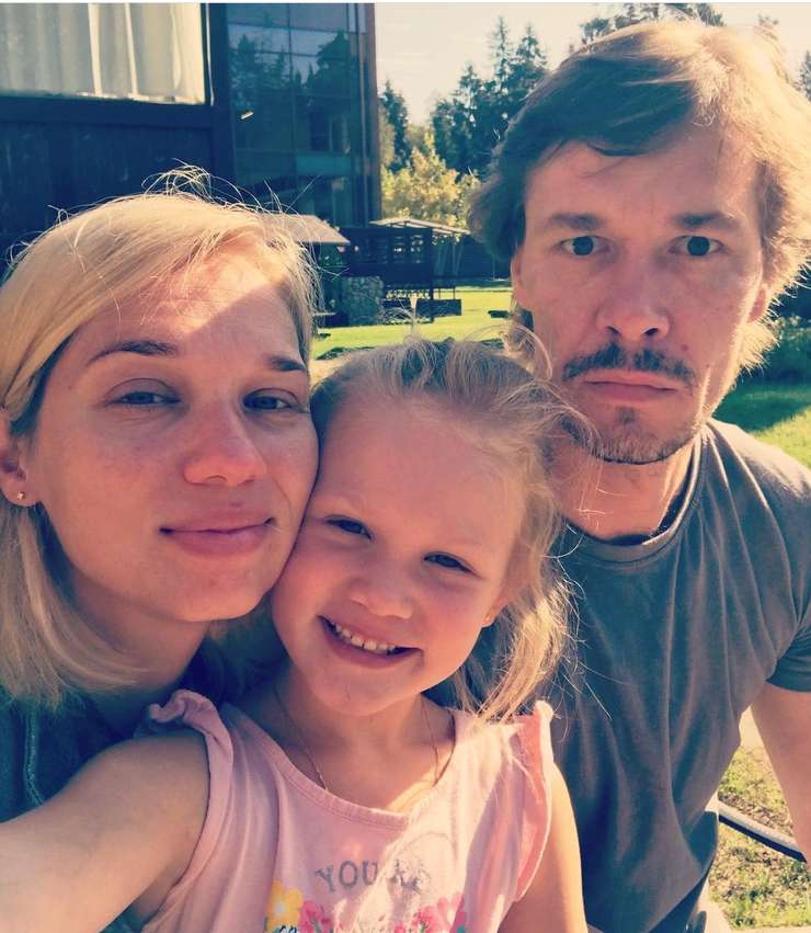 В семье Ксении Тепловой и ее мужа Артем Быстрова подрастет 6-летняя дочь Маруся