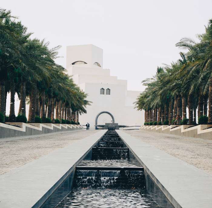 В Катаре вы можете рассчитывать на новенький отельный фонд с просторными номерами, тренажерными залами и собственными бассейнами