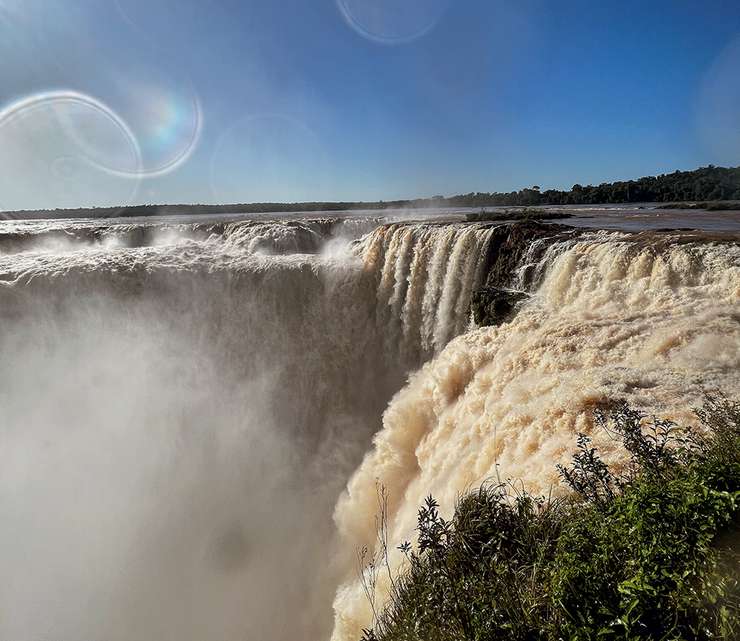 Водопады Игуасу признаны одним из новых чудес света. И это зрелище того стоит