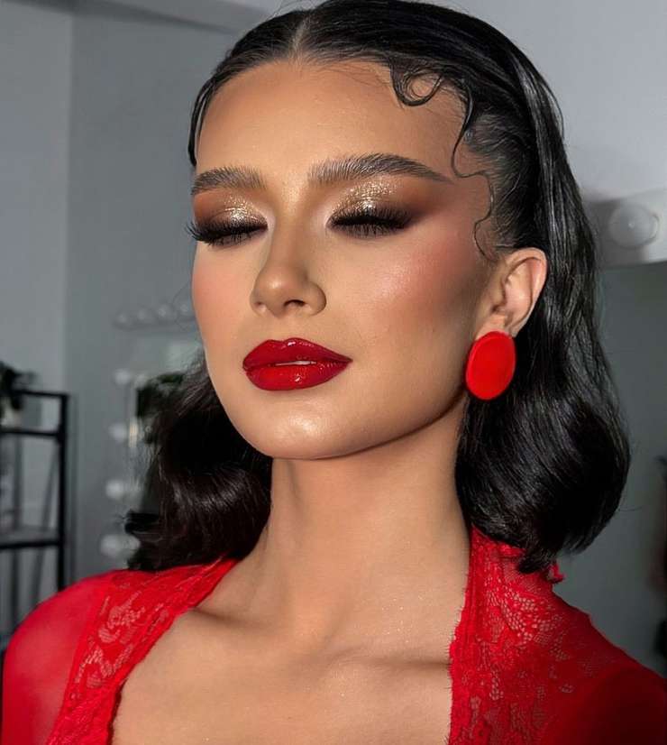 cosmina.izabela / соцсети cosmina.izabela / соцсети