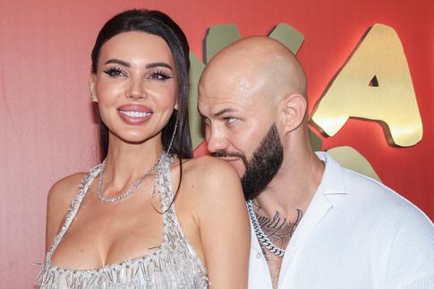 14-летняя дочь беременна, а Джиган разбился в жутком ДТП: ночные новости из взломанного блога Самойловой