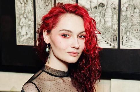 «Молочный муж выпал»: дочь Кончаловского и Толкалиной расторгает брак