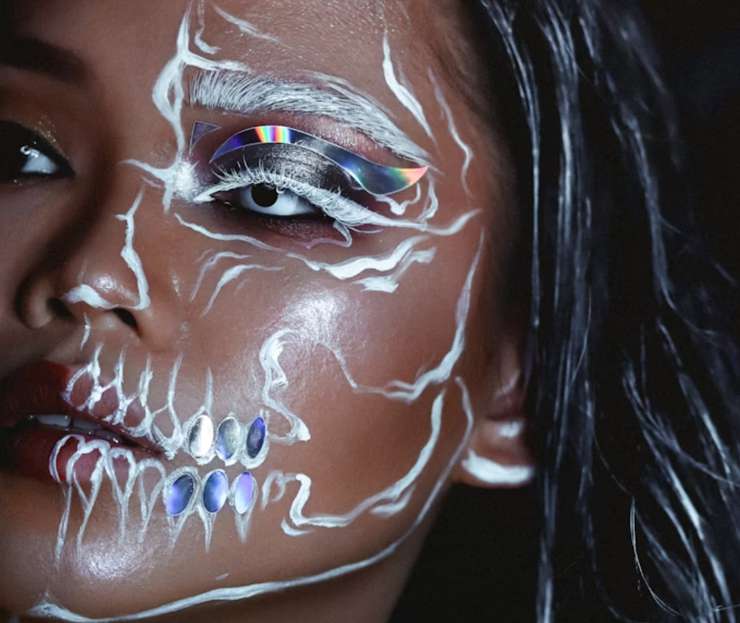 Мейкап на Хэллоуин: 5 идей с советами визажиста, которые легко повторить дома Мейкап на Хэллоуин: 5 идей с советами визажиста, которые легко повторить дома