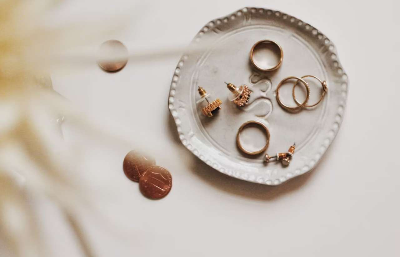 Стоит ли носить украшения умершей бабушки: что говорят психологи и эзотерики Стоит ли носить украшения умершей бабушки: что говорят психологи и эзотерики