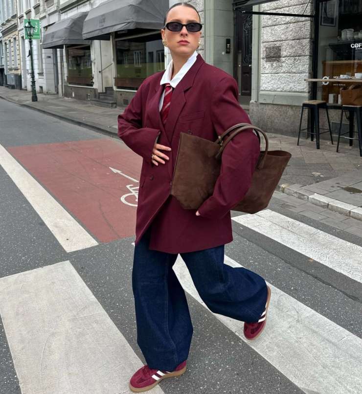 Как носить мужской галстук модной девушке этой зимой: 5 стильных решений