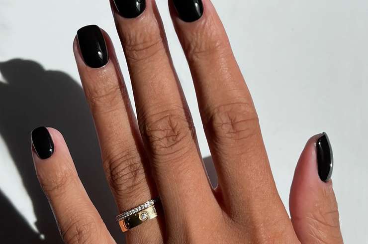 Черный-пречерный: варианты маникюра для коротких и длинных ногтей