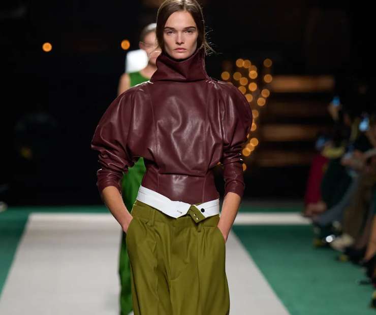 Зеленая фея: как и с чем носить трендовый цвет шартрез этой зимой