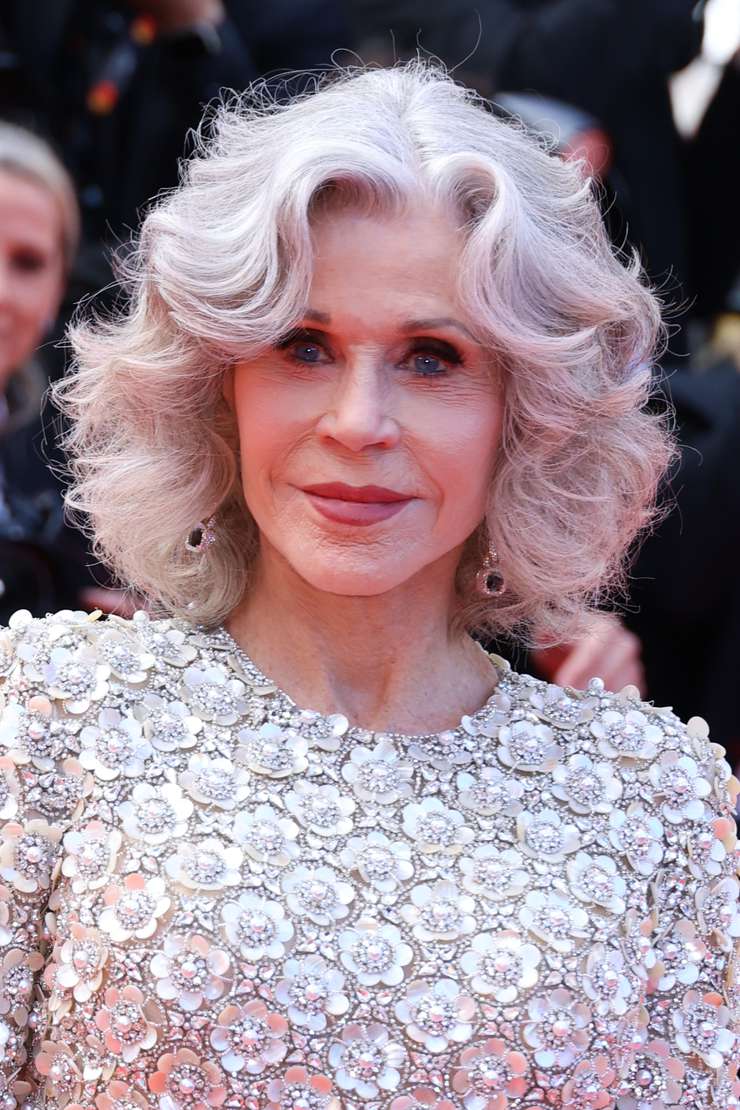 Когда пластика спасает карьеру: топ звезд, которые вернулись в профессию благодаря хирургам Когда пластика спасает карьеру: топ звезд, которые вернулись в профессию благодаря хирургам