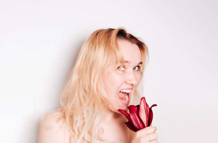 Новая сила зрелости: кто такие квинэйджеры и чем они удивляют мир