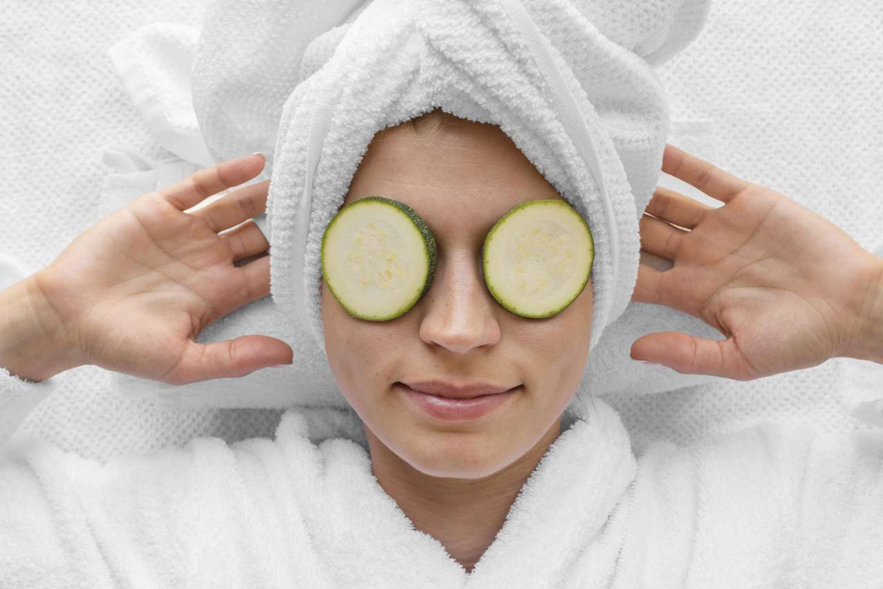 Как быстро скрыть следы бессонной новогодней ночи: лайфхаки против темных кругов под глазами