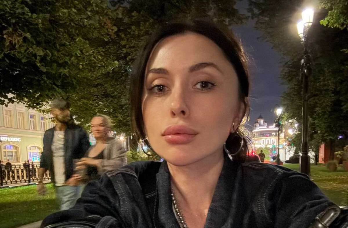 Кошачий корм и следы порчи: могилу Паши Техника осквернили черной магией