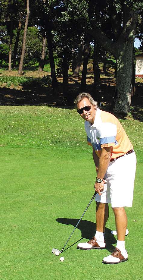 На Мадейре Алексею Пушкову удалось поиграть в гольф. Это был уже не первый его опыт, поэтому на острове телеведущий освоил уже продвинутый курс. На Мадейре Алексею Пушкову удалось поиграть в гольф. Это был уже не первый его опыт, поэтому на острове телеведущий освоил уже продвинутый курс.