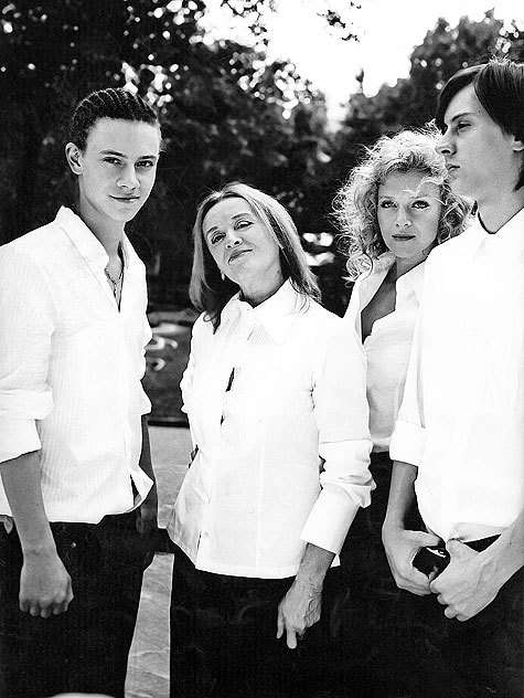 Женщины и мужчины в семье Тереховых на удивление похожи друг на друга. Слева направо: Михаил, Маргарита, Анна и Александр.