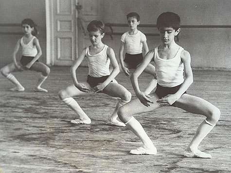 В Московском хореографическом училище Нику считали одним из самых талантливых учеников.