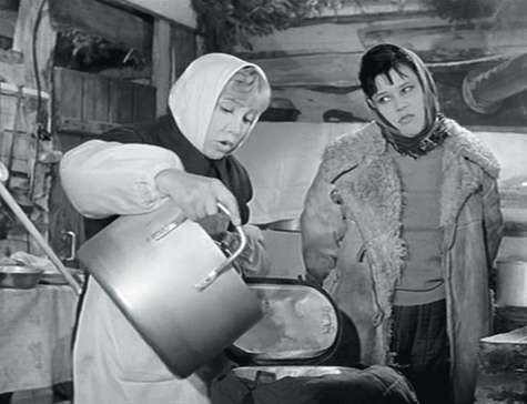 В 1961 году на экраны страны вышел фильм «Девчата», который принес Люсьене Овчинниковой огромную популярность и любовь зрителей.