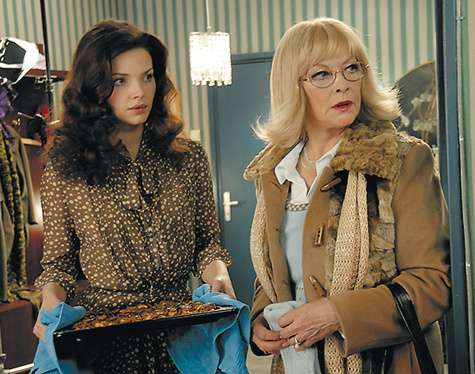 В декабре 2007 года состоялась премьера фильма «Ирония судьбы. Продолжение». Выхода этой картины и ждали, и боялись одновременно. В декабре 2007 года состоялась премьера фильма «Ирония судьбы. Продолжение». Выхода этой картины и ждали, и боялись одновременно.