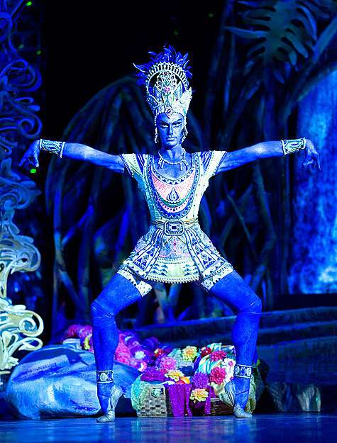Когда поклонники говорят, что на сцене Цискаридзе – настоящий бог, они ему не льстят. В балете «Cиний бог».