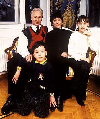 Счастливое семейство: Вячеслав со второй женой Майей, с сыном Димой и дочкой Любочкой. 