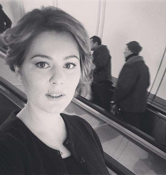 Мария Кожевникова в метро. Фото: Instagram.com/mkozhevnikova.