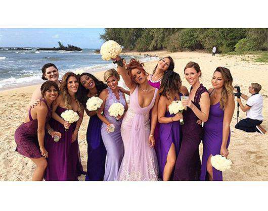 Рианна на свадьбе Дженнифер Розалес. Фото: Instagram.com/badgalriri.