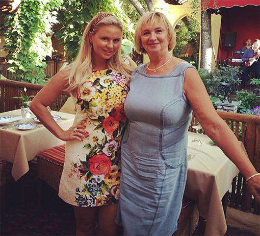 Анна Семенович с мамой Татьяной Дмитриевной. Фото: Instagram.com/ann_semenovich.