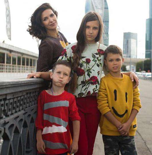 Екатерина Климова со своими старшими детьми: Елизаветой, Матвеем и Корнеем. Фото: Instagram.com/klimovagram.