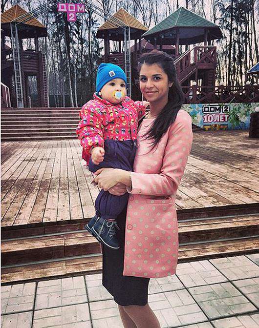 Алиана Гобозова с сыном. Фото: Instagram.com/aliana1001.