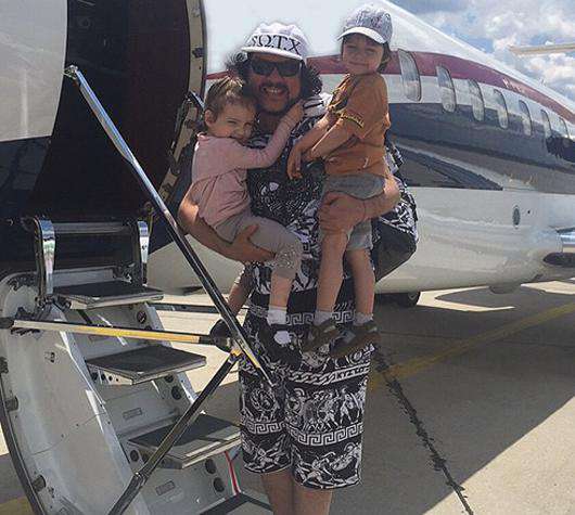 Филипп Киркорв отвез своих детей – Мартина и Аллу-Викторию – отдыхать в солнечную Болгарию. Фото: Instagram.com. 