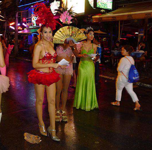 Если в Таиланде и встречается настоящая красотка, то чаще всего это - транссексуал.