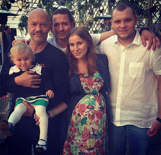 Федор Бондарчук со своей семьей. Фото: Instagram.com (@a030aa).