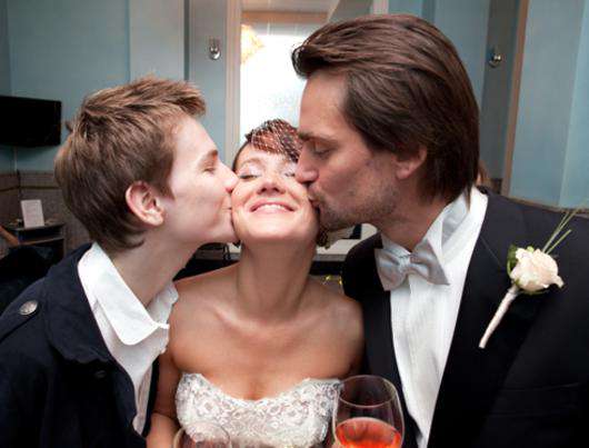 В самый счастливый день жизни актрису поздравили ее любимые мужчины. Фото: личный архив Дмитрий Миллера и Юлии Деллос.
