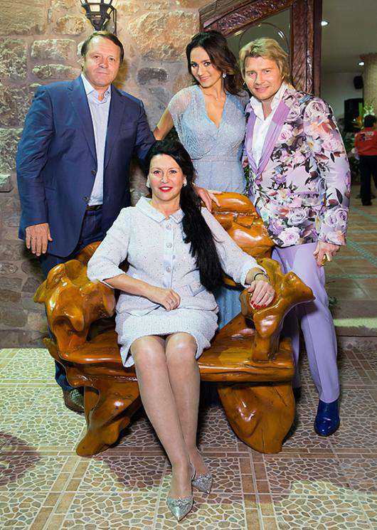 Николай Басков с родителями и Софи. Фото: материалы пресс-служб.