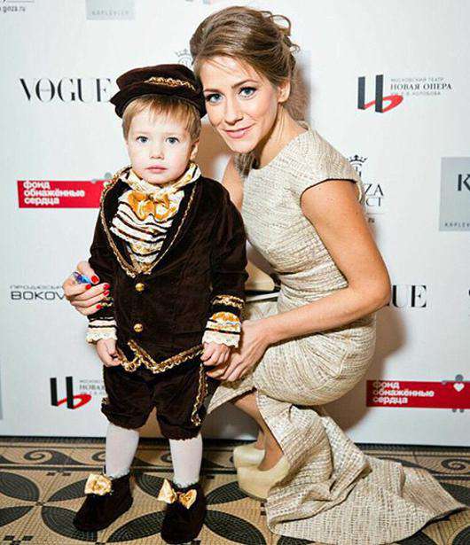 Юлия Барановская с сыном. Фото: Instagram.com.
