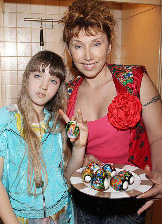 Елена Воробей с дочкой.