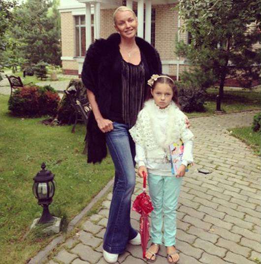 Анастасия Волочкова с дочкой Ариадной. Фото: Instagram.com.