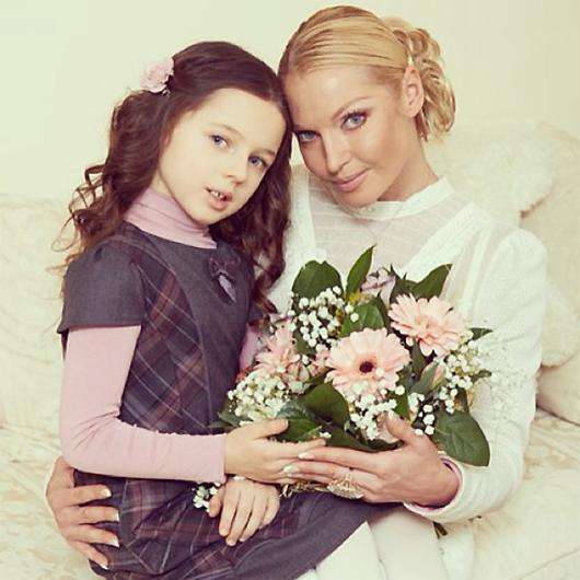 Анастасия Волочкова с дочерью. Фото: Instagram.com.