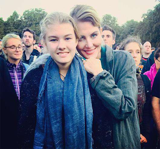 Рената Литвинова с дочерью Ульяной. Фото: Instagram.com/renatalitvinovaofficiall.