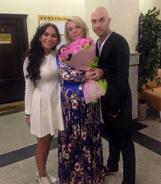 Яна Поплавская с сыном Климом и его женой. Фото: Facebook.com/yana.poplayskaya.