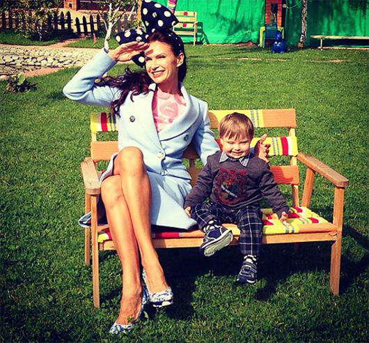 Эвелина Бледанс с сыном Семеном. Фото: Instagram.com/semensemin.