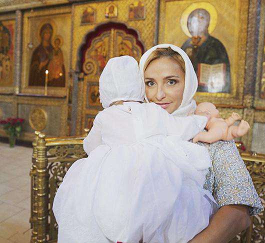 Навка и Песков окрестили на этих выходных дочку Надежду, которая родилась 21 августа 2014 года. Фото: Instagram.com/tatiana_navka.