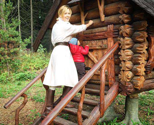 Мария Кожевникова старается все свободное время проводить с детьми. Фото: Instagram.com/mkozhevnikova.