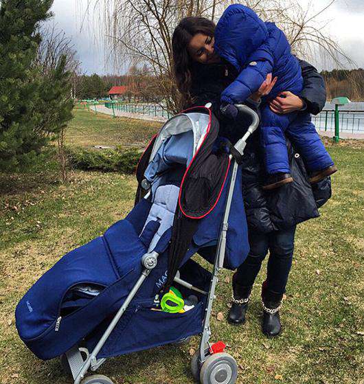 Мария Кожевникова купила сыну коляску. Фото: Instagram.com/mkozhevnikova.